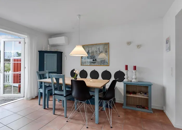 بيت للعطل Three-bedroom In *