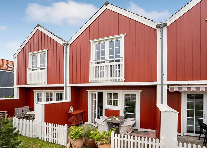 بيت للعطل Three-bedroom In *